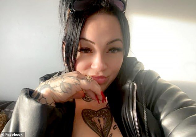 Una madre de cuatro hijos de 35 años muere después de volar a Turquía para someterse a una cirugía estética… mientras los investigadores exploran teorías impactantes sobre lo que pudo haberla matado