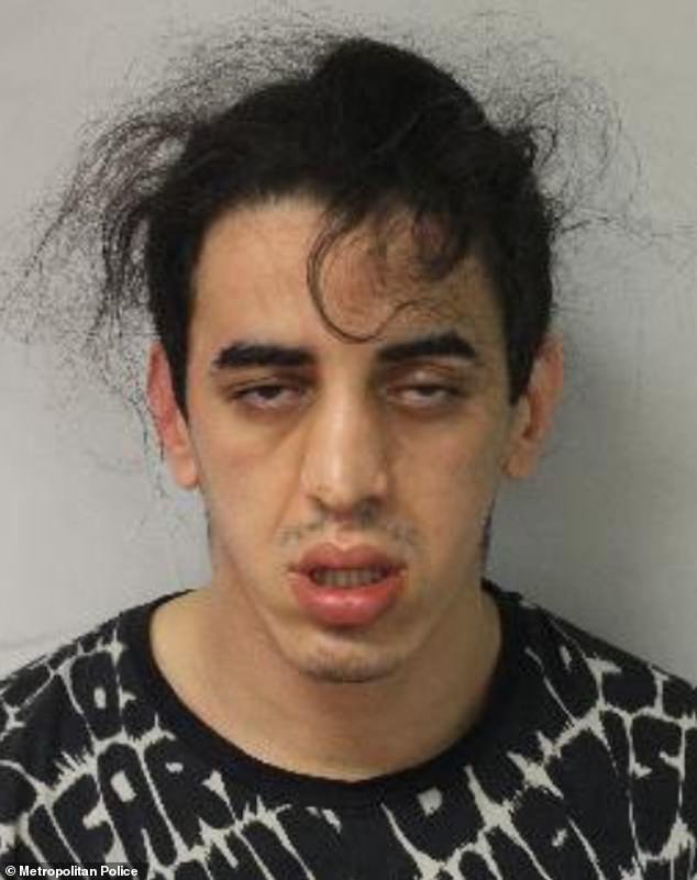 El ladrón de relojes que atacó a un turista adinerado por su reloj valorado en 37.000 libras cuando salía de un importante restaurante será deportado