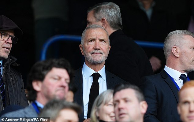 El silencio sobre las vergonzosas escenas del domingo no ayudará a los clubes Old Firm, advierte la leyenda de los Rangers, Graeme Souness