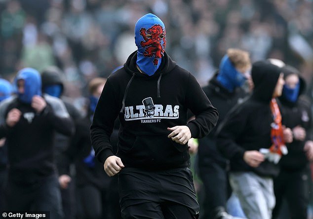 ¡RESUELVE ESTO! Se insta a los Rangers a tomar medidas enérgicas contra los ultras después del caos de Old Firm en Ibrox este mes.