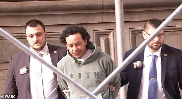 Un migrante que empujó a un veterano de la Fuerza Aérea a las vías del metro en Nueva York ha sido deportado CUATRO veces anteriormente