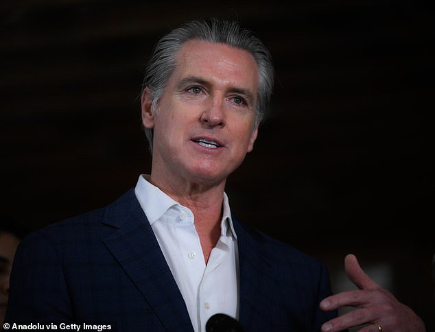 MAGA World ataca a Gavin Newsom por culpar a la guerra de Trump en Irán por los precios récord de la gasolina en su estado