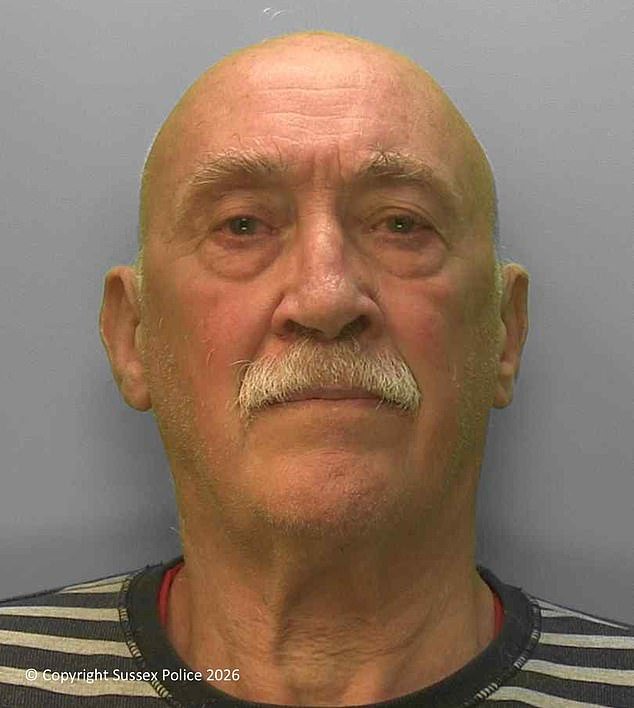 El terapeuta de 77 años es encarcelado por “tratar” el trauma del paciente con sexo