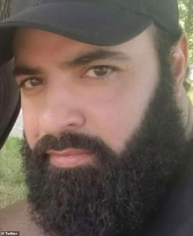 El atacante de la sinagoga de Michigan, Ayman Ghazali, se disparó en la cabeza cuando salió a la luz el siniestro contenido del camión, según el FBI.