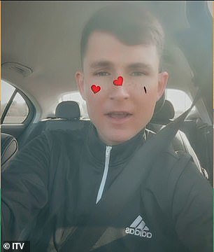 El jockey ganador de Cheltenham, cuya madre intentó encontrarle novia en la televisión en vivo, publica un divertido video de perfil de citas y enumera “montar a caballo” como uno de sus pasatiempos.