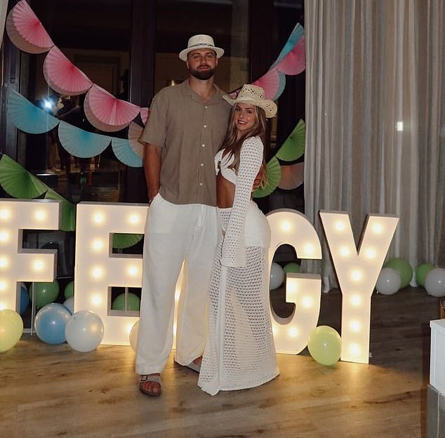 La estrella de los Cowboys, Jake Ferguson, corre el riesgo de tener una despedida de soltero desastrosa… días después de que la boda de Dak Prescott fracasara en un viaje a las Bahamas.