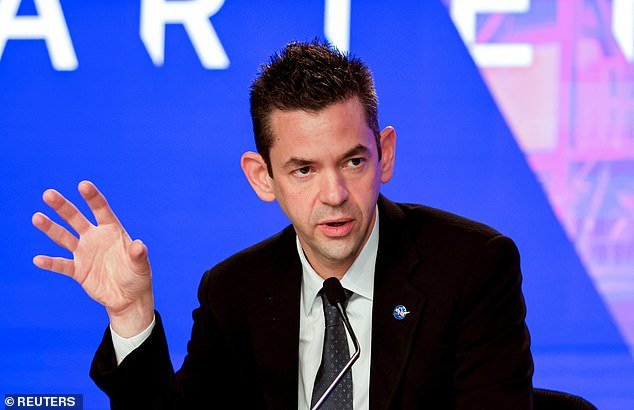 El jefe de Trump en la NASA, Jared Isaacman, apoya el plan para hacer de Plutón un planeta nuevamente