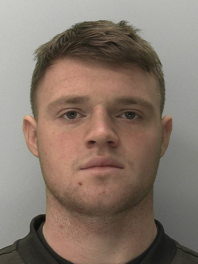 El infante de marina real que mató de un solo puñetazo al chef ‘gentil gigante’ de 29 años después de sentirse ‘faltado al respeto’ por él es encarcelado