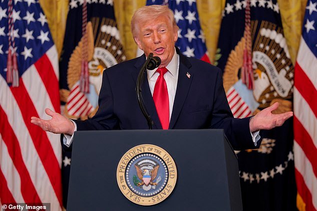 Cómo el influencer político australiano Drew Pavlou llamó la atención de Donald Trump, lo que provocó una llamada nocturna a Albo