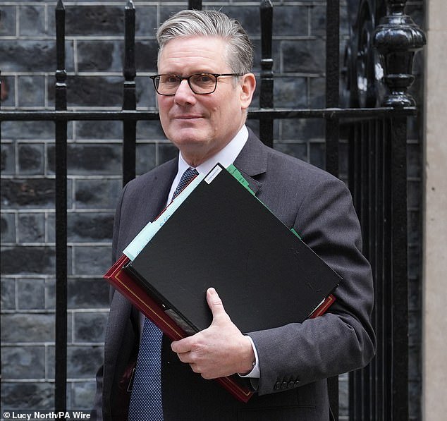 DAN HODGES: Uno de los 10 principales asesores intentó impedir que llamara mentiroso a Starmer. Pero esta es la verdad: es el Primer Ministro más deshonesto, engañoso y de mala reputación que he conocido.