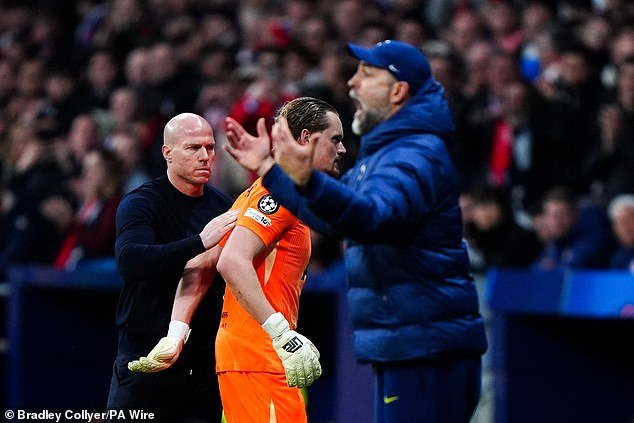 Igor Tudor explica por qué eliminó al portero Antonin Kinsky tras la pesadilla de la Champions y revela cómo reaccionó en el descanso