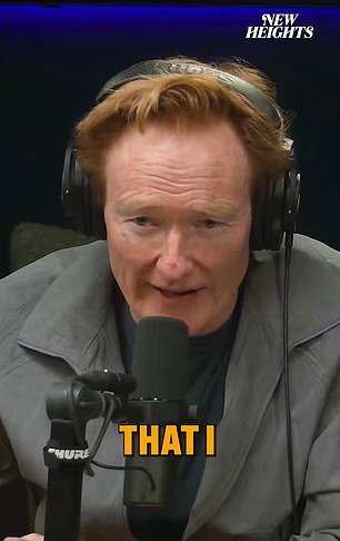 El presentador de los Oscar, Conan O’Brien, acepta realizar un truco increíblemente peligroso con el ícono de la NFL Jason Kelce