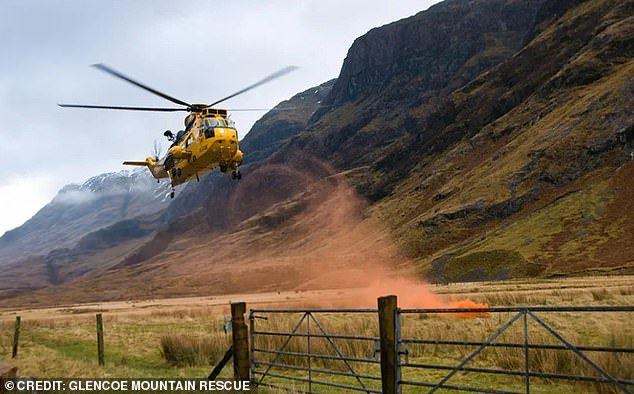 Laser Pen Lout apunta a un helicóptero de búsqueda y rescate que ayuda a los rescatistas de montaña en Highland Glen, que James Bond hizo famoso.