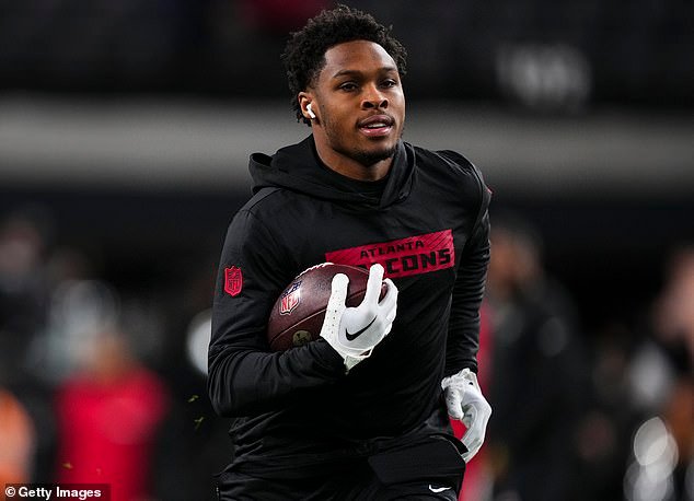 Los New York Giants quieren fichar al receptor abierto de 39 millones de dólares Darnell Mooney para darle a Jaxson Dart otra arma