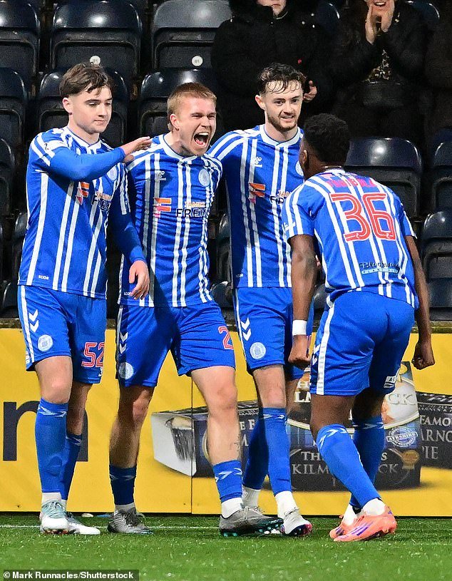 KILMARNOCK 1 CORAZONES 0: Los corazones se ven afectados nuevamente por el mareo mientras Killie frustra la gloria del título
