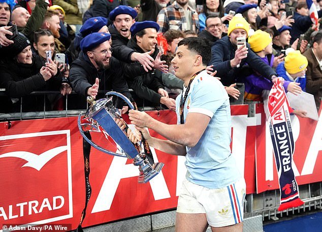 Francia 48-46 Inglaterra CLASIFICACIONES DE LOS JUGADORES: ¿Qué estrella ha estado “expuesta demasiadas veces”? ¿Cuáles de los hombres de Steve Borthwick fueron “excepcionales”? ¿Y quién sacó el 10 perfecto?