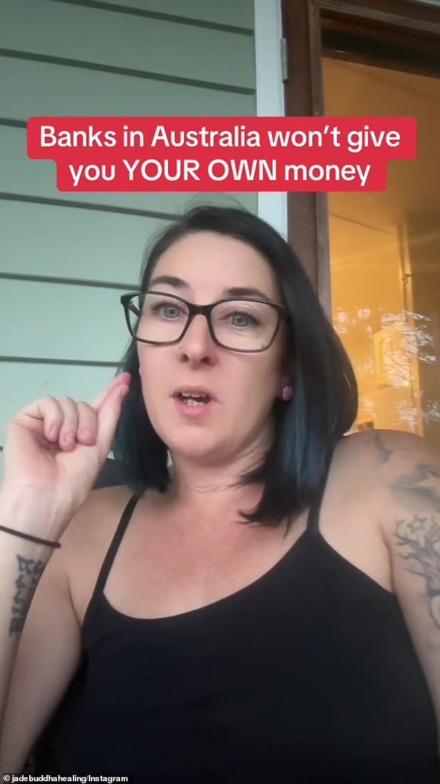 Se insta a los australianos a “defraudar a los bancos” después de la “repugnante” experiencia de 20.000 dólares en el Commonwealth Bank.