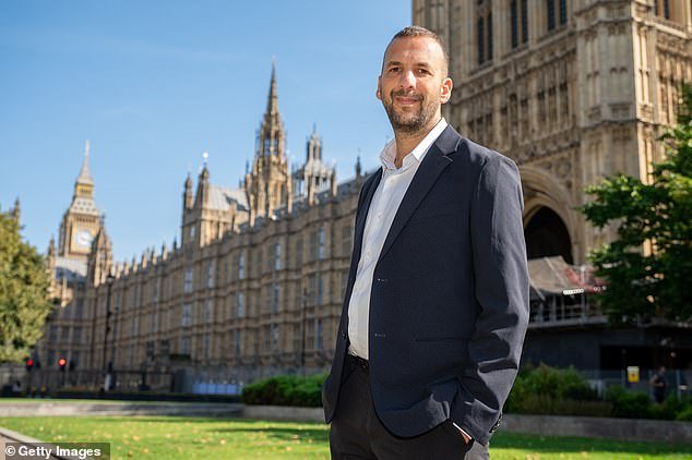 El Partido Verde podría abolir la Iglesia de Inglaterra como iglesia establecida en Gran Bretaña si gana las elecciones