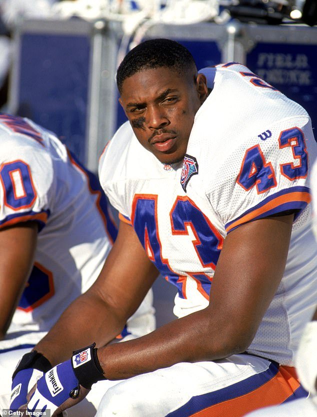 El ex corredor de la NFL murió a los 54 años, su mentor lo recuerda como “uno de los mejores jugadores que jamás entrené”