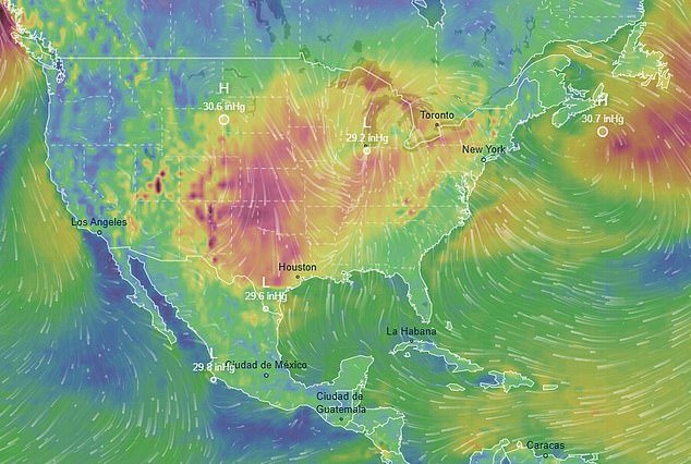 Se predice que los tornados azotarán a 12 millones de estadounidenses mientras un influencer de Missouri muestra el epicentro de la megatormenta: “Viene directo hacia nosotros”