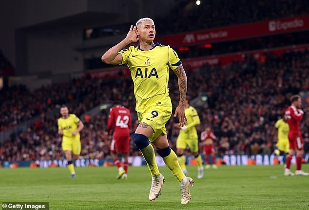 Liverpool 1-1 Tottenham: Igor Tudor demuestra que todavía queda vida en su mandato con los Spurs, pero los afables Rojos vuelven a dar la vuelta con un caótico empate tardío que empuja a Arne Slot más cerca de la salida de Anfield, escribe IAN LADYMAN