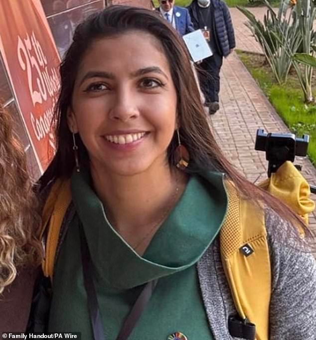 La policía encuentra una computadora portátil en busca del académico brasileño desaparecido, de 30 años, que desapareció en un viaje a la costa de Essex