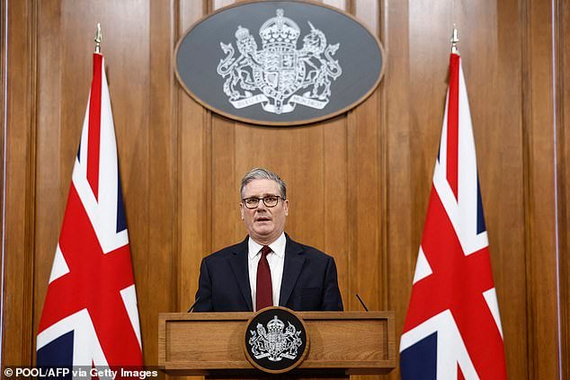 “No permitiremos que nos veamos arrastrados a una guerra más grande”: Starmer rechaza la demanda de Trump de tener barcos británicos en el Estrecho de Ormuz, a pesar de la advertencia del presidente de que “recordará”