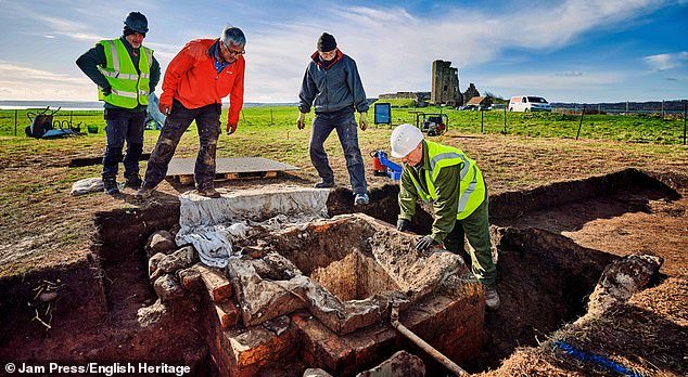 Un búnker nuclear de la Guerra Fría, olvidado durante 57 años, redescubierto debajo de un castillo centenario