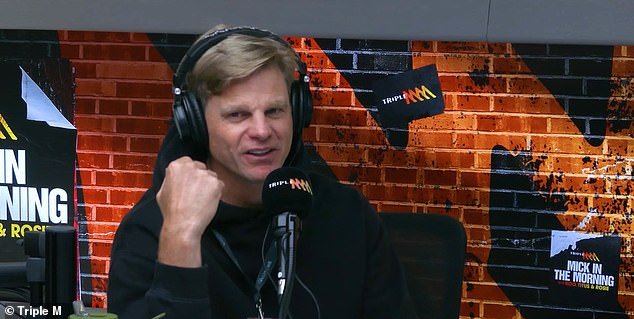 La leyenda del fútbol y estrella de televisión Nick Riewoldt ataca al “w**ker” que cosió a la estrella de la música después de un ataque en un concierto en Australia.