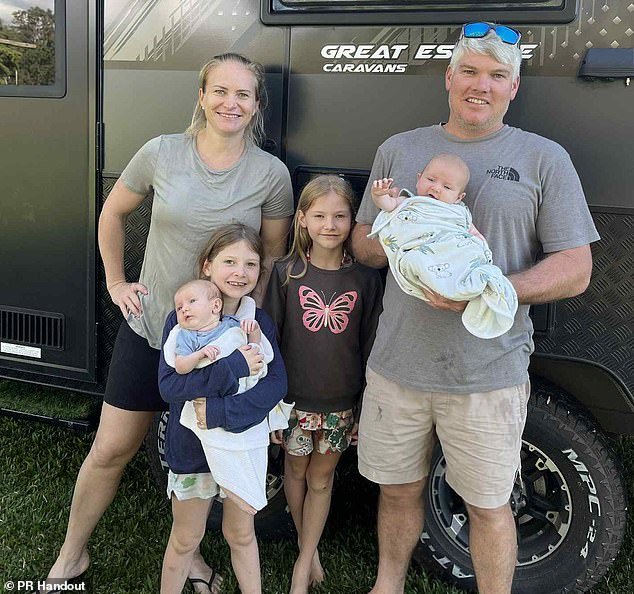 Ahorramos 80.000 dólares para el viaje de nuestra vida por Australia, pero nuestro sueño se hizo añicos en sólo 20 segundos.