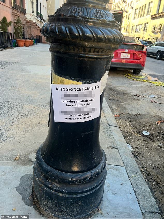 Escandalosa historia completa de una aventura escandalosa que está causando furor en las exclusivas escuelas privadas de Manhattan: información privilegiada de la familia revela humillantes secretos sexuales, una impactante carta de ‘confesión’… y el pariente enojado que lo reveló todo.