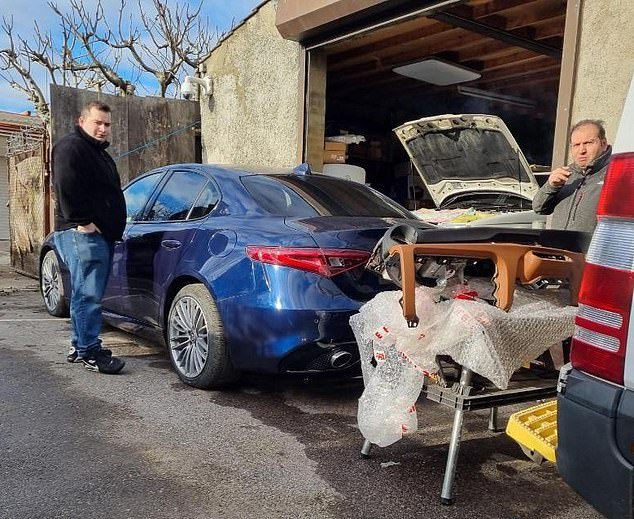 Los mecánicos deshonestos que repararon coches ilegalmente para venderlos en AutoTrader reciben una factura judicial de £150.000 después de discutir con el vecino de un vendedor de helados por el estacionamiento.