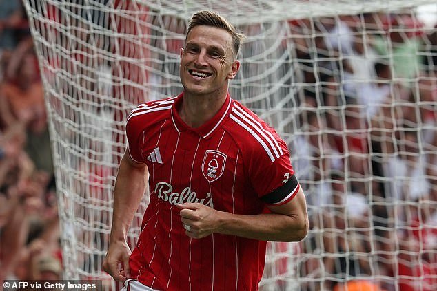 Nottingham Forest recibe un gran impulso de supervivencia mientras la estrella lesionada se alinea para su regreso: TOM COLLOMOSSE revela todos los detalles