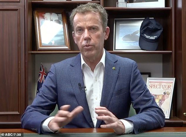 Momento candente: el parlamentario liberal acusa a Anthony Albanese de “no decir una palabra” cuando dos de las refinerías de petróleo de Australia cerraron durante su mandato como ministro de Transportes.