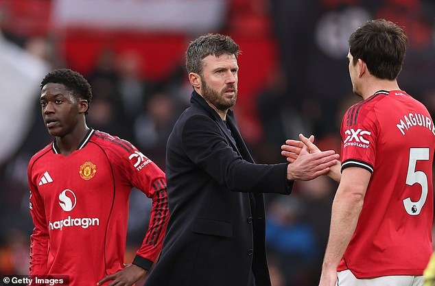El entrenador del Man United, Michael Carrick, respalda al trío de Inglaterra en los retiros, insistiendo en que su forma reciente debería asegurarles un lugar en el equipo previo a la Copa del Mundo.