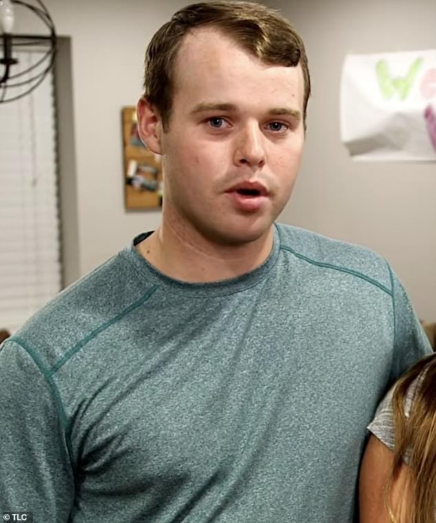 La estrella de 19 Kids and Counting, Joseph Duggar, fue arrestado por actividad sexual con una niña de nueve años