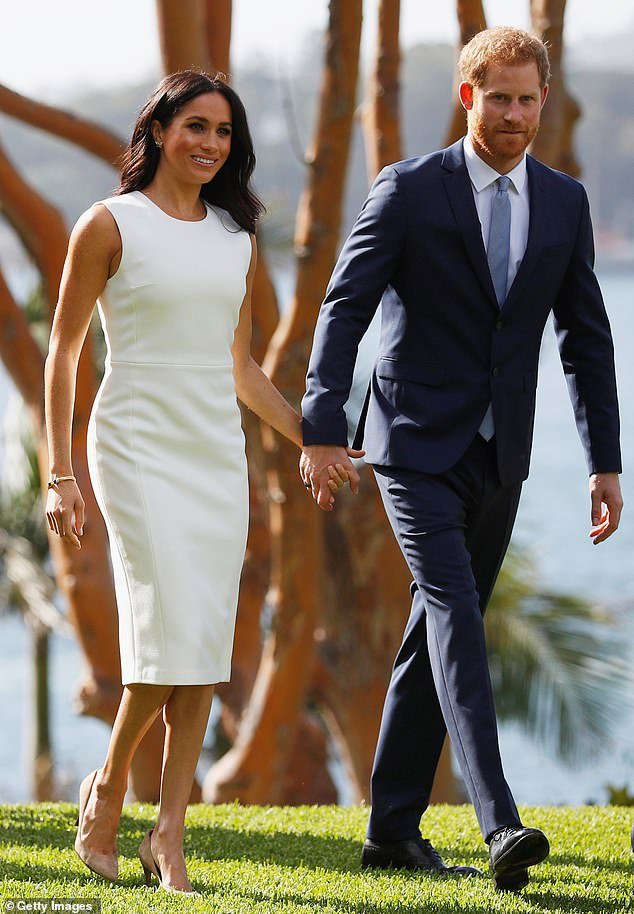 El misterio radica en QUIÉN será responsable de la seguridad de Meghan y Harry en su gira por Australia, pero probablemente serás tú… de una manera u otra.