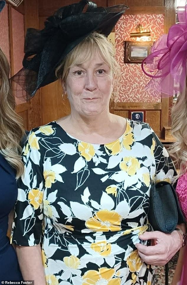 Un pensionista “loco por los gatos” se enfrenta a una multa de £2.500 por alimentar a 30 gatos salvajes en un polígono industrial, mientras los dueños de negocios se quejan de que los trabajadores no pueden hacer su trabajo y tratan de rociar a los gatos con lejía.