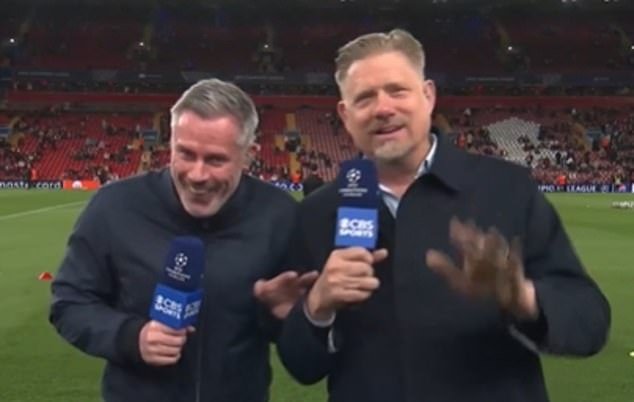 Jamie Carragher se enfureció cuando la leyenda roja del Man United junto a él accidentalmente hizo una broma con clasificación X en la televisión en vivo.