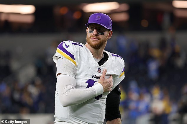 Los Minnesota Vikings firman al mariscal de campo campeón del Super Bowl, Carson Wentz, estableciendo una batalla a tres bandas por el puesto titular.