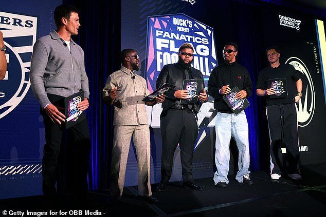 Tom Brady reacciona en estado de shock ante su rival amoroso Joe Burrow después de que la pareja fue vista acurrucándose con la modelo Alix Earle.