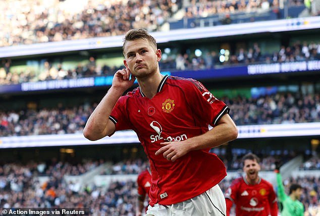 El entrenador del Man United, Michael Carrick, ofrece una preocupante actualización sobre la lesión de su jugador clave mientras enfrenta una carrera contra el tiempo para regresar a la acción esta temporada.