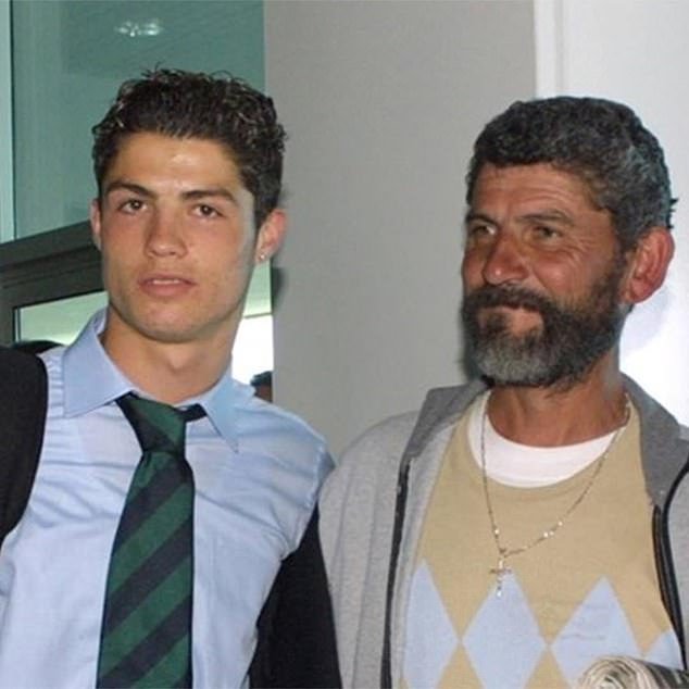 Cristiano Ronaldo rinde un emotivo homenaje a su difunto padre en el Día del Padre: su trágica muerte a la edad de 52 años todavía conmociona a la superestrella del fútbol.