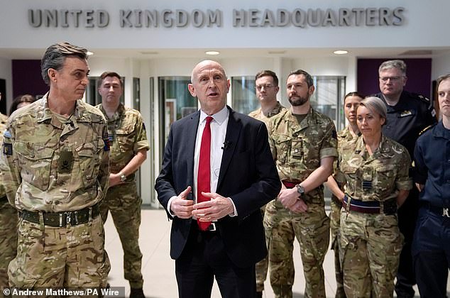 RICHARD WILLIAMS: Como ex oficial del SAS, sé cuántos soldados británicos ha matado Irán. Por eso creo que debemos enfrentar el mal y luchar.