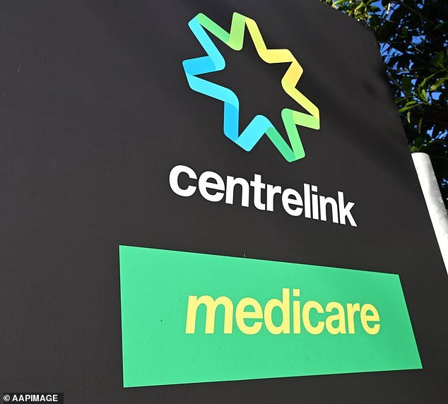 Millones de australianos recibirán hoy un aumento de pagos de Centrelink: ¿cuánto más?