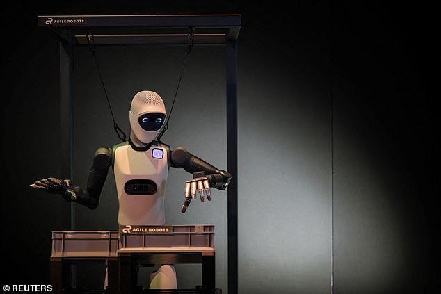 Cómo los robots están destruyendo una generación de los primeros empleos en Gran Bretaña