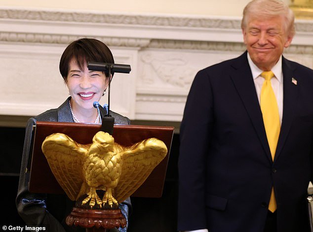 El primer ministro japonés brinda por el cumpleaños “muy grande y atractivo” de Barron Trump: “Está claro de dónde lo sacó”