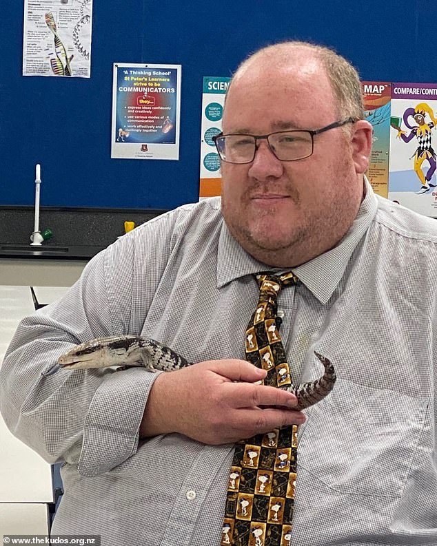 Desenmascarado: el espeluznante profesor de ciencias de Queensland que hizo comentarios indescriptiblemente viles a los atónitos estudiantes de Year 10