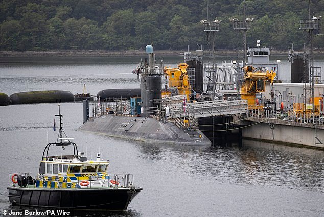 Los sospechosos iraníes arrestados por un incidente en la base naval de Faslane han sido liberados sin comparecer ante el tribunal