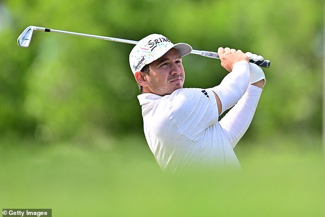 La estrella del golf del PGA Tour está causando revuelo en el campo después de tramar un extraño plan entre la multitud para encontrar esposa.